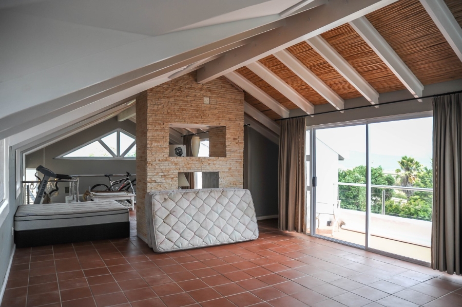 5 Bedroom Property for Sale in Myburgh Park Western Cape